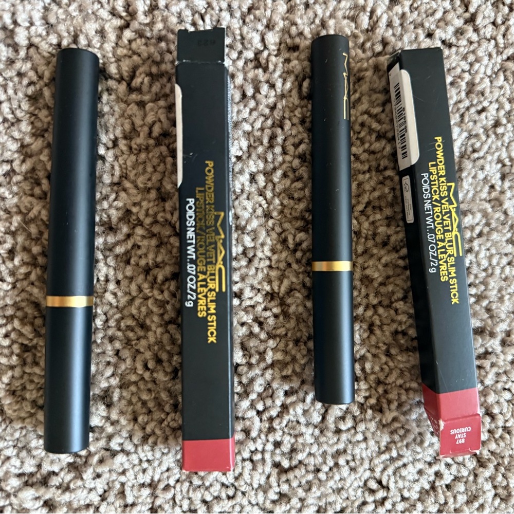 MAC Powder Velvet Blur Slim Lipstick, Stay Curious, 897